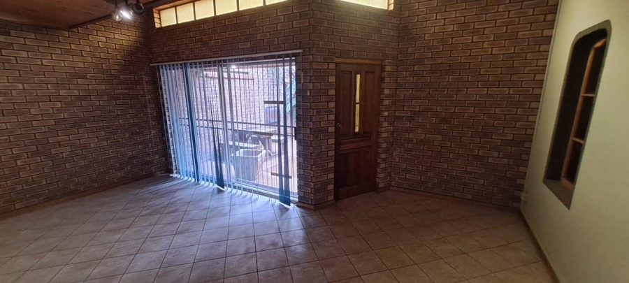 3 Bedroom Property for Sale in Rhodesdene Northern Cape
